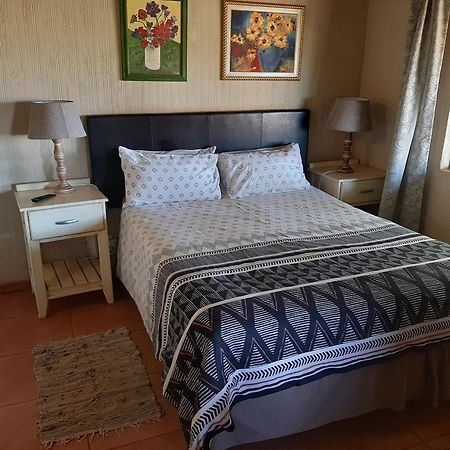 Gallery Inn Бела-Бела Экстерьер фото