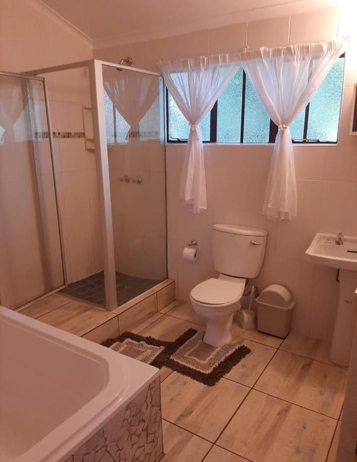 Gallery Inn Бела-Бела Экстерьер фото